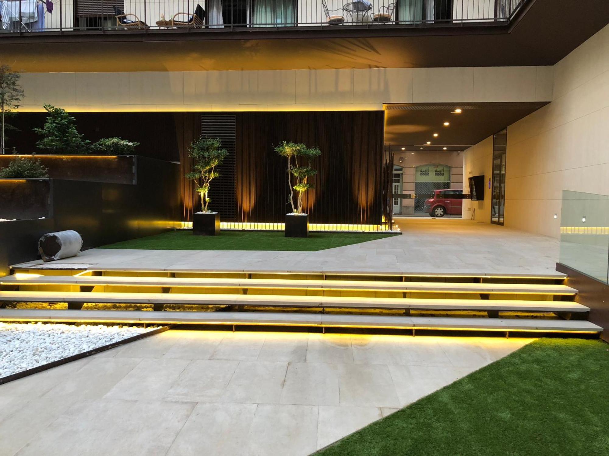 Apartamenticos Plaza Del Pilar I Zaragoza Exterior photo